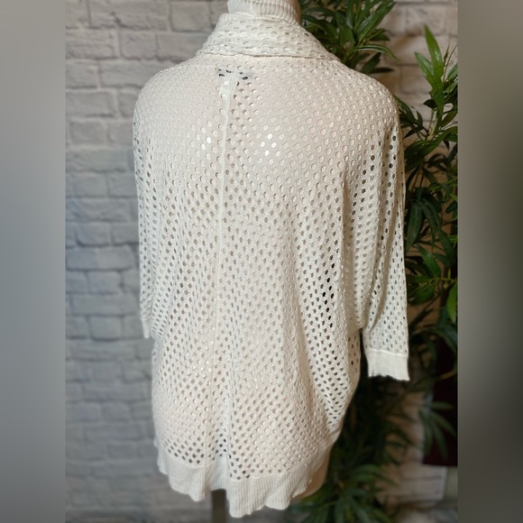 Kerisma Women’s White Hole Patterned Shawl - Picture 3 of 4